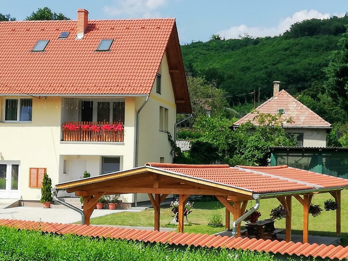 Hotel Lotuszvirag Vendeghaz Szekszárd Zewnętrze zdjęcie