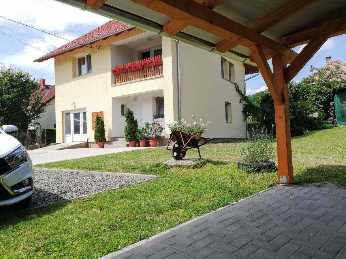 Hotel Lotuszvirag Vendeghaz Szekszárd Zewnętrze zdjęcie