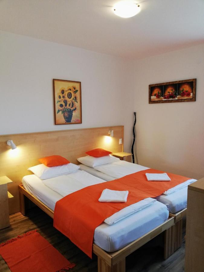 Hotel Lotuszvirag Vendeghaz Szekszárd Zewnętrze zdjęcie